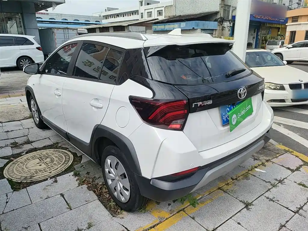 Toyota Yaris L 2021 — фото 5