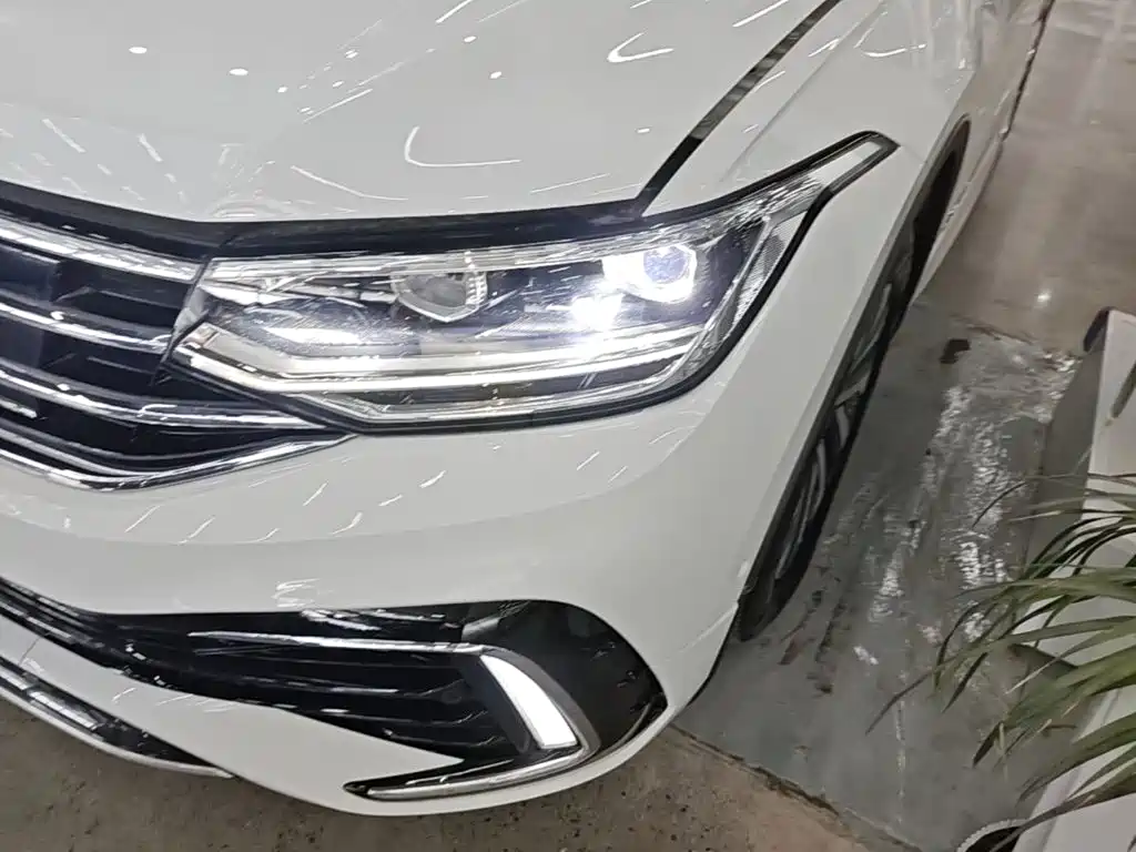 Volkswagen Tiguan L Plug-In Hybrid 2024 — фото 24