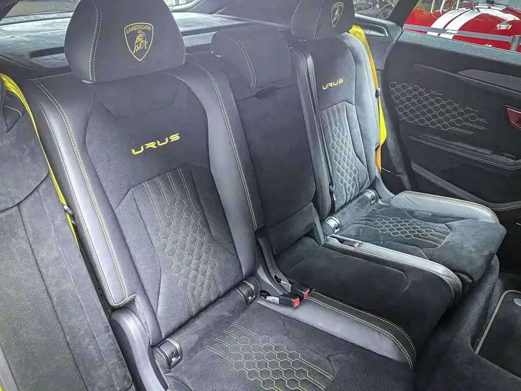 Lamborghini Urus 2023 — фото 15