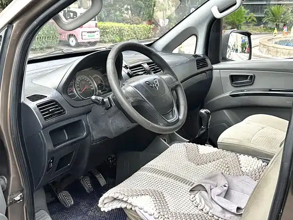 Wuling Journey Classic 2015