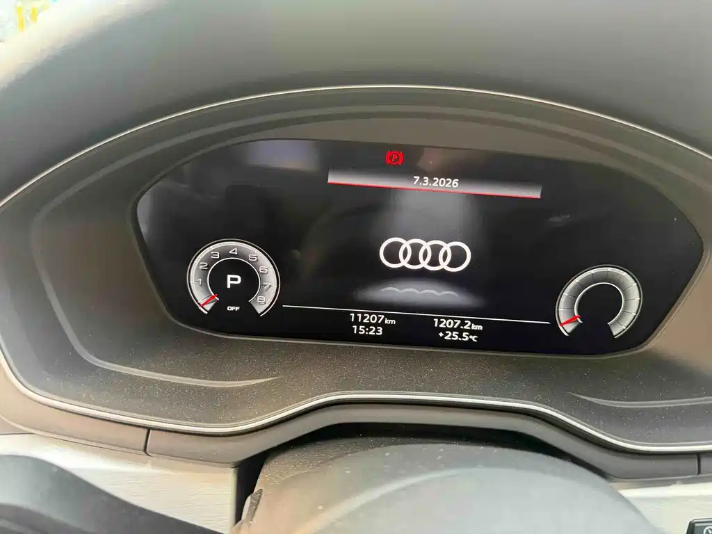 Audi A4L 2025 — фото 4