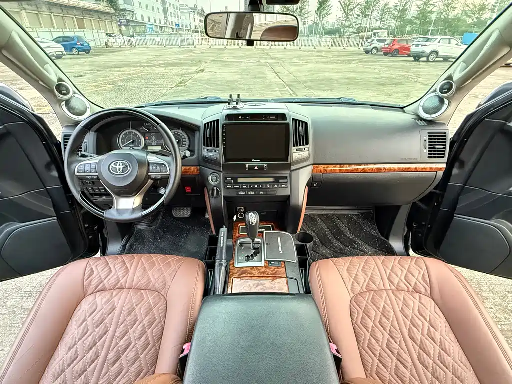 Toyota Land Cruiser 2016