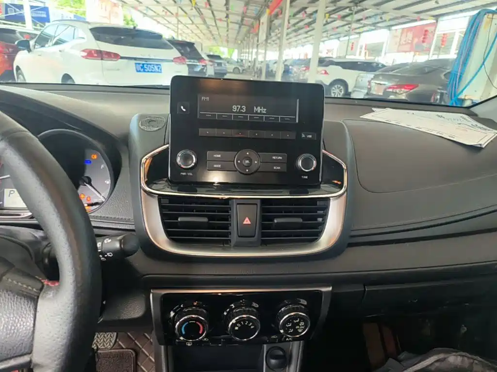 Toyota Yaris L 2020