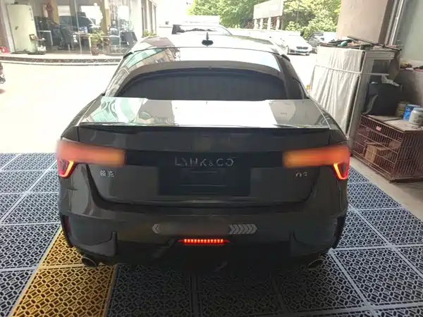 Lynk & Co 03 2022