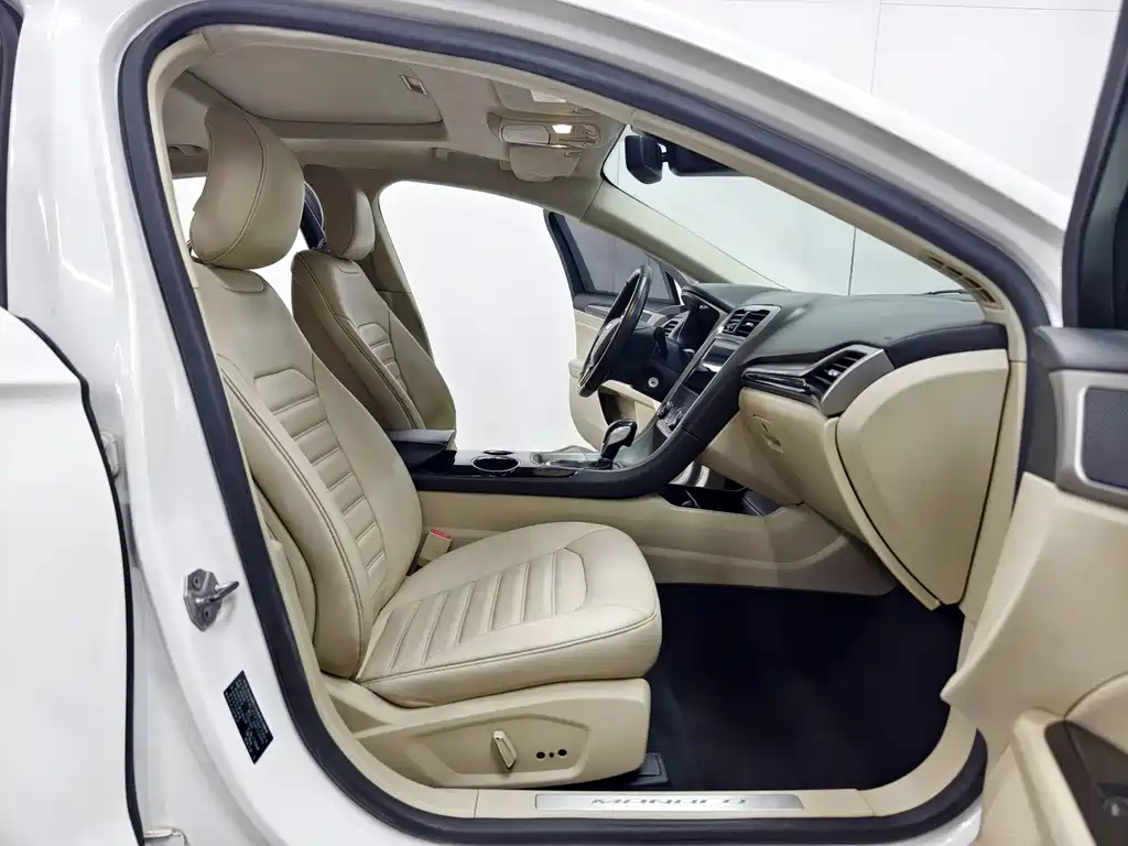 Ford Mondeo 2014 — фото 14