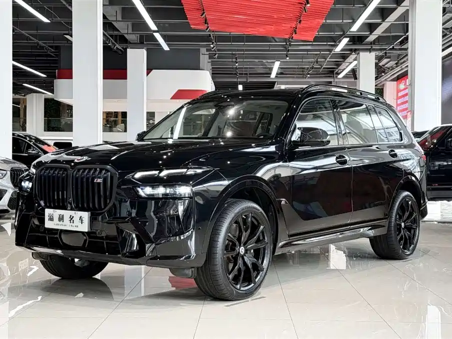 BMW X7 M60i 2023 — фото 1
