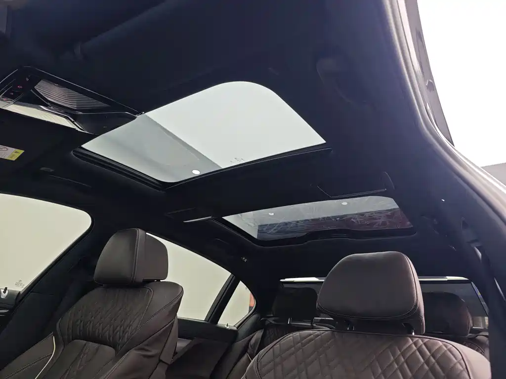 BMW 7 Series 2023 — фото 14
