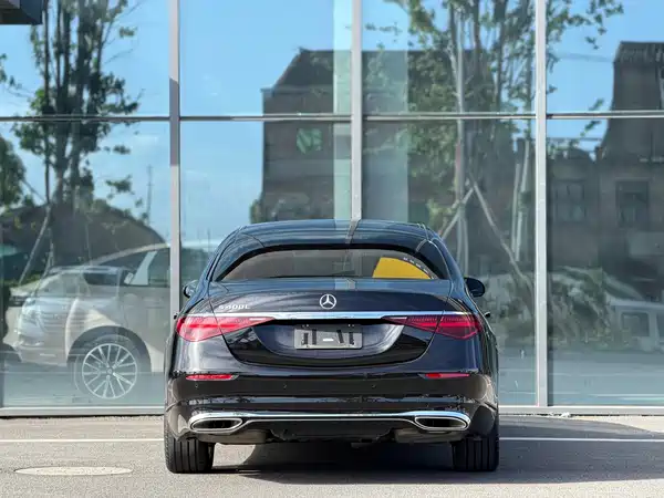 Mercedes-Benz S-Class 2024
