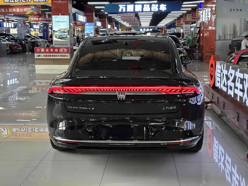 Buick Zhijing L7 2025 — фото 21