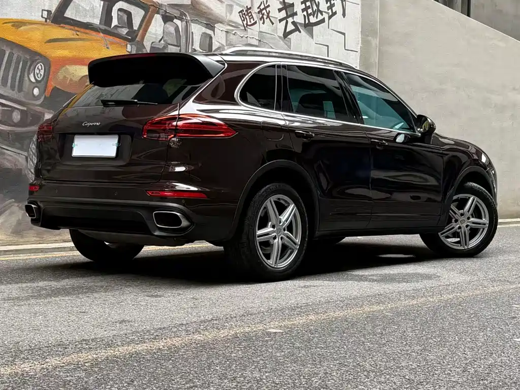 Porsche Cayenne 2016 — фото 2