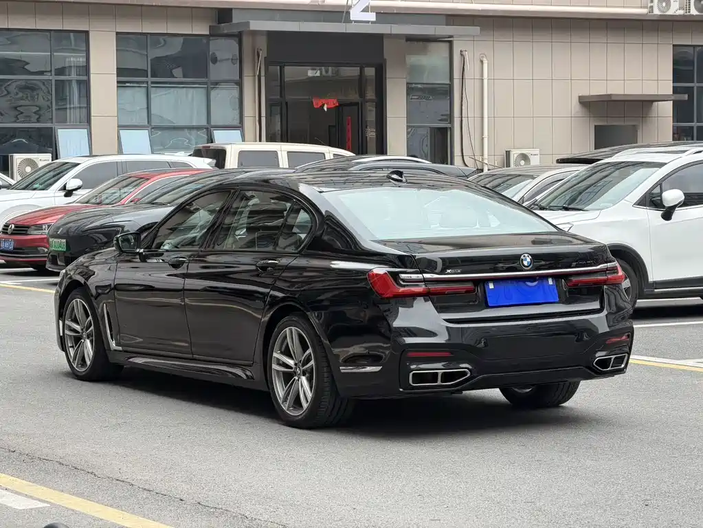 BMW 7 Series 2018 — фото 6