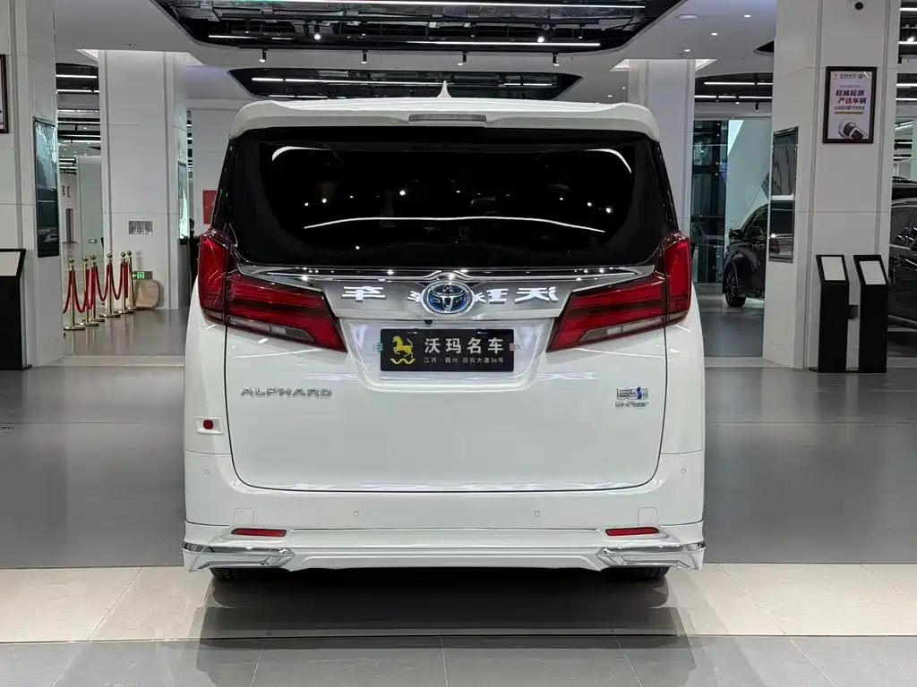 Toyota Alphard 2022 — фото 5