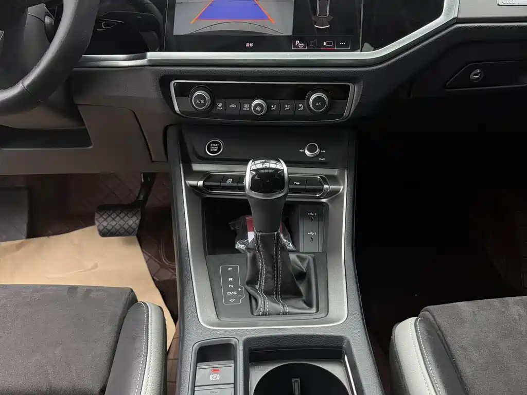 Audi Q3 2022 — фото 18