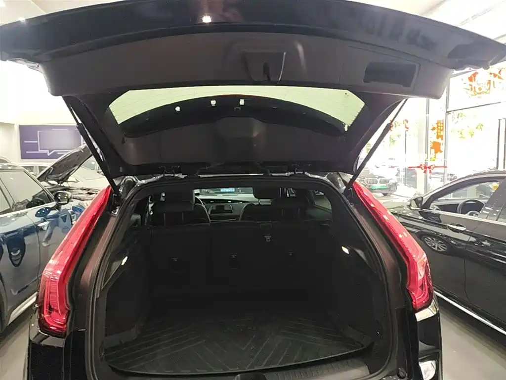 Cadillac XT4 2020 — фото 19