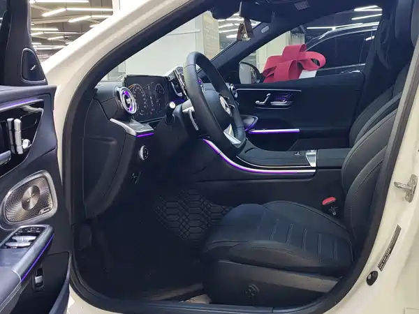 Mercedes-Benz C-Class 2024
