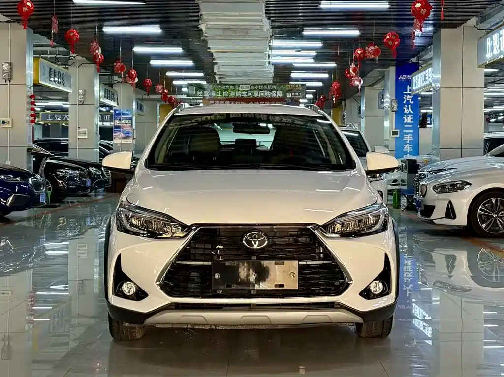 Toyota Yaris L 2023
