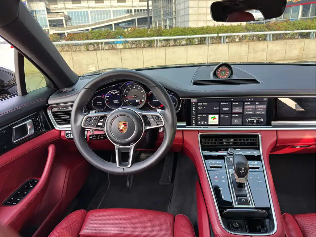 Porsche Panamera 2018 — фото 8