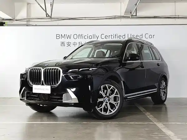 BMW X7 2025