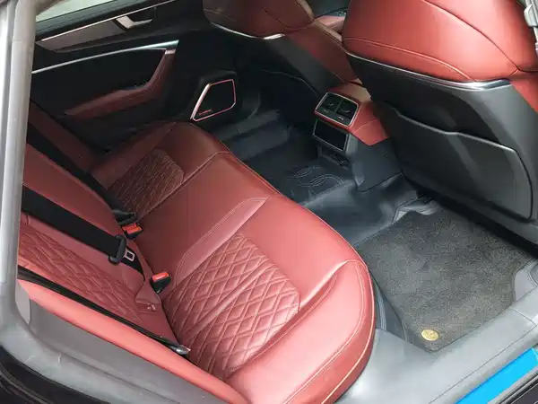 Audi A7L 2024