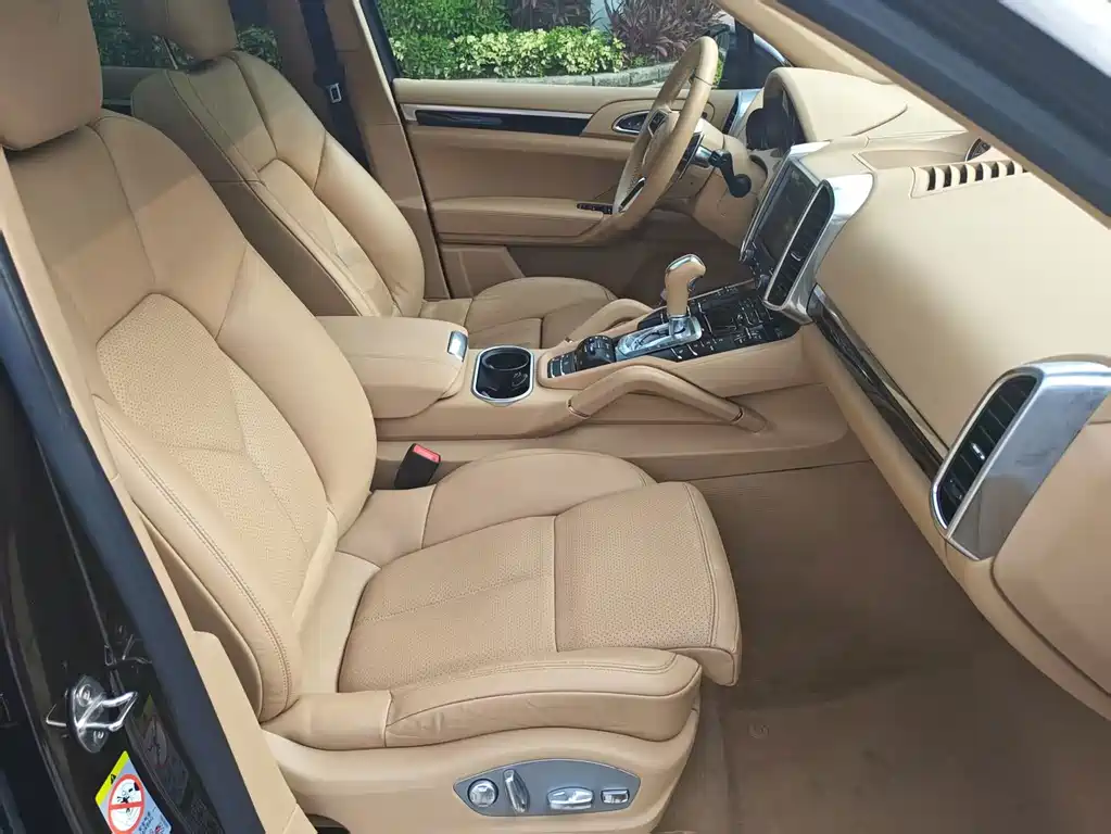 Porsche Cayenne 2016 — фото 15