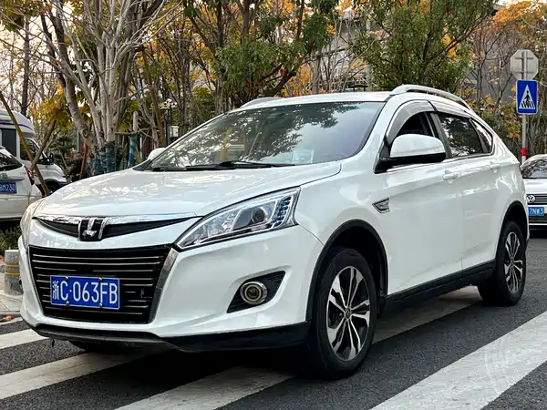Luxgen You6 SUV 2015