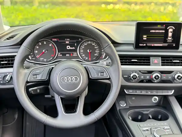 Audi A4L 2019