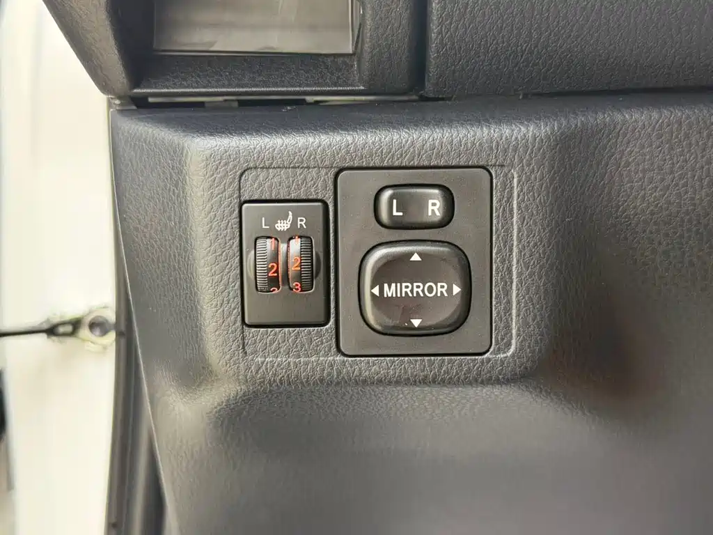 Toyota Yaris L 2022 — фото 11