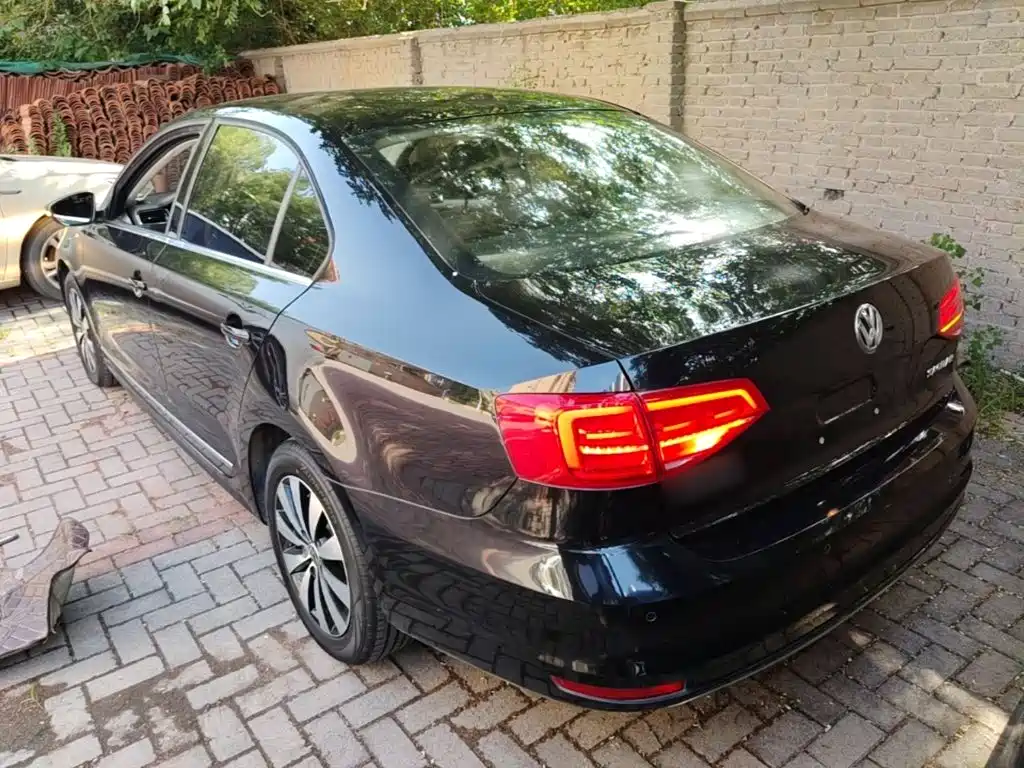 Volkswagen Sagitar 2018