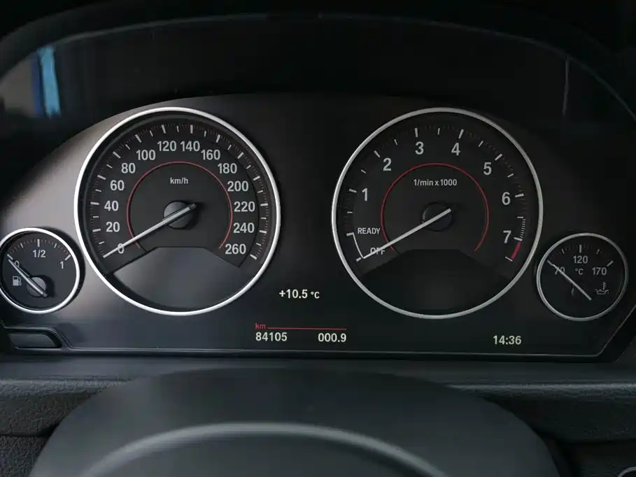 BMW 3 Series 2017 — фото 10