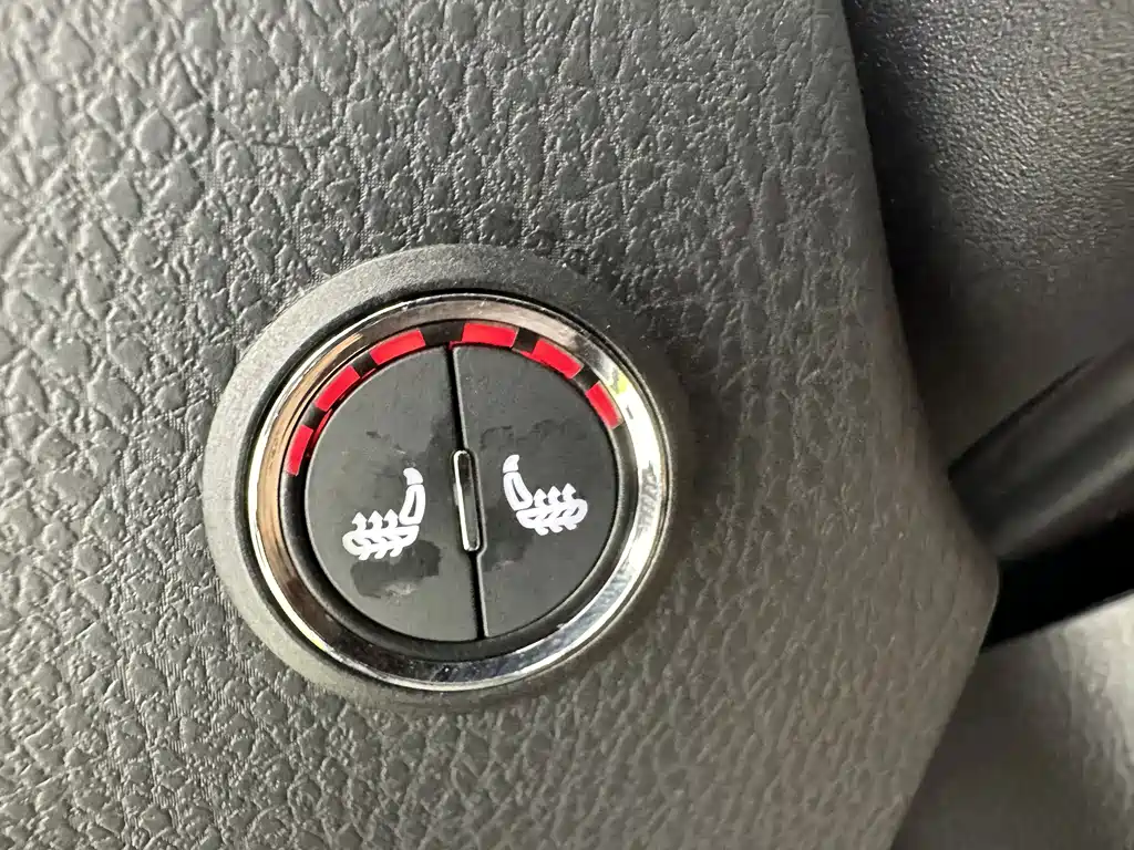 Toyota Yaris L 2022 — фото 13