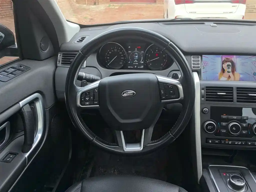 Land Rover Discovery Sport 2019 — фото 11