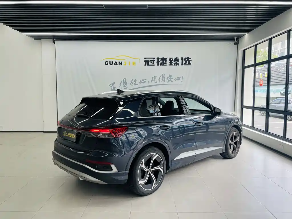 Audi Q4 E-Tron 2023 — фото 15