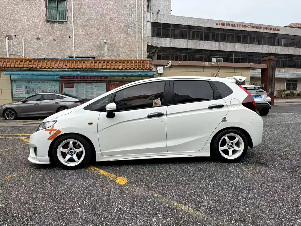 Honda Fit 2018 — фото 9