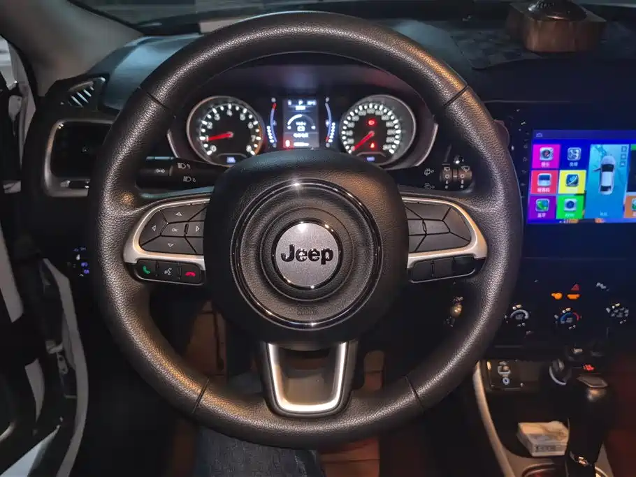 Jeep Compass 2019 — фото 15