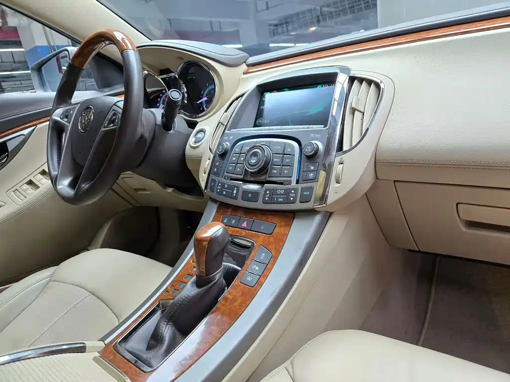Buick LaCrosse 2012 — фото 7