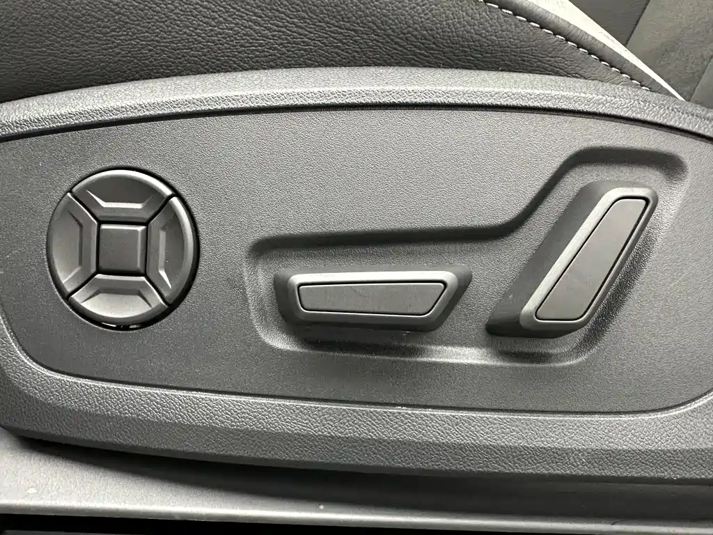 Audi Q3 2023 — фото 13