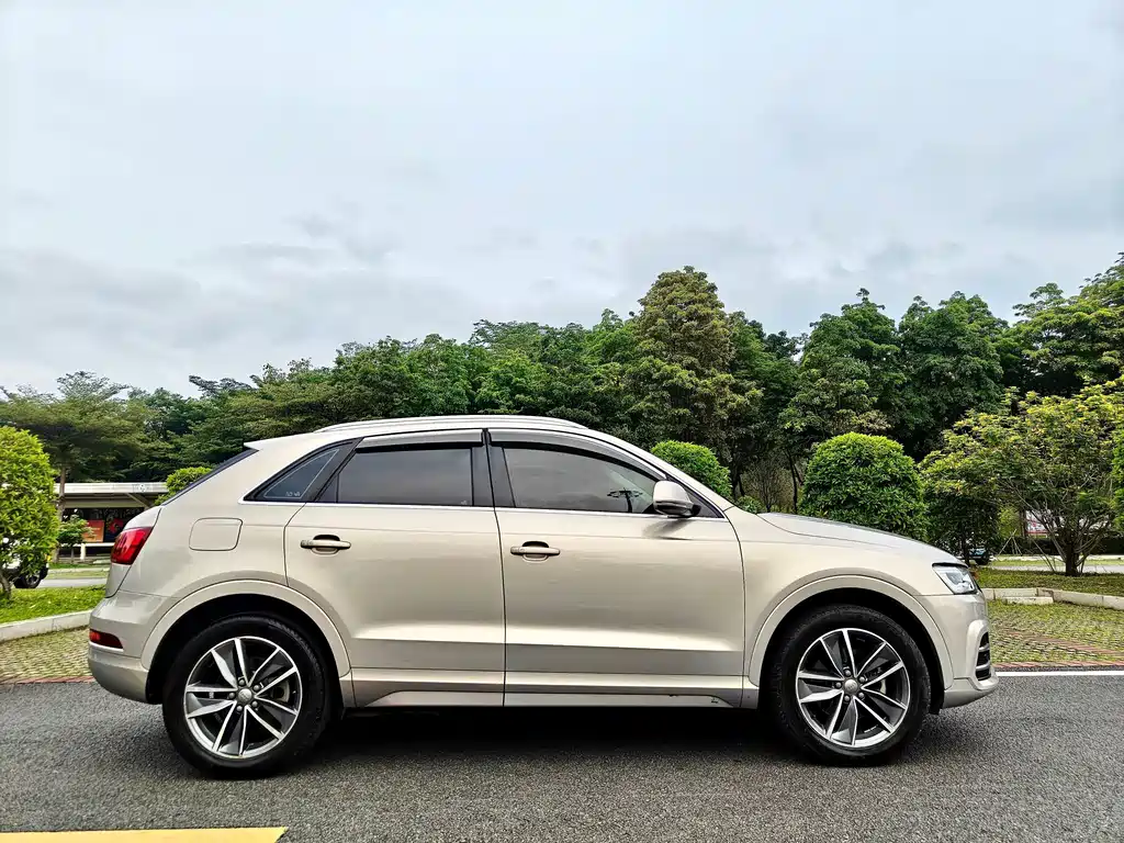 Audi Q3 2018 — фото 8
