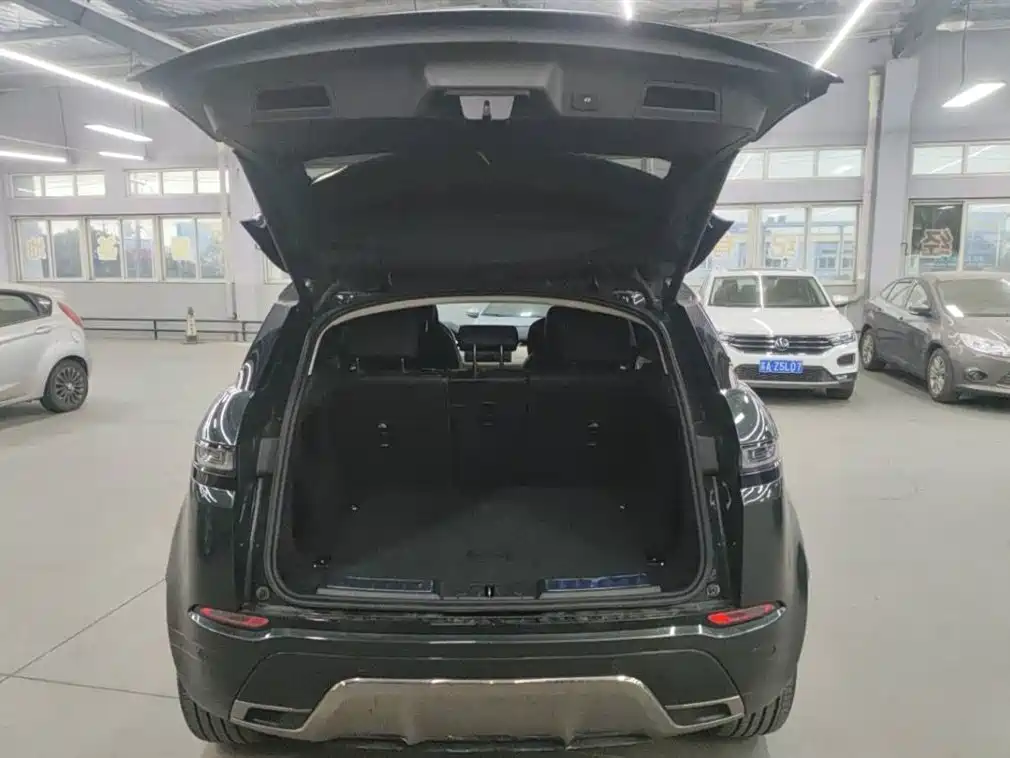 Land Rover Evoque 2024 — фото 9