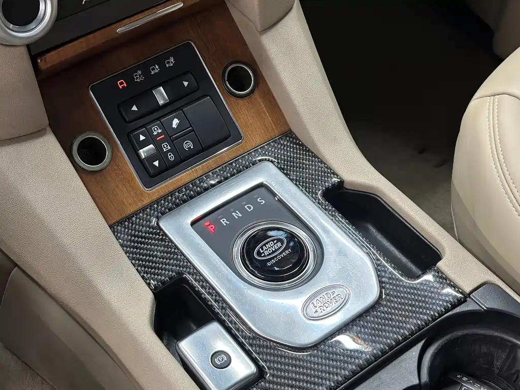Land Rover Discovery 2014 — фото 14