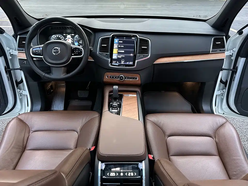 Volvo XC90 2021 — фото 16