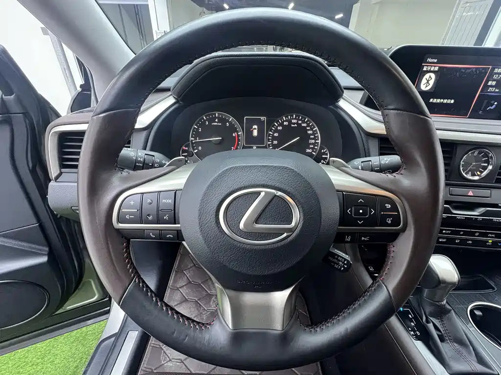 Lexus RX 2022 — фото 10