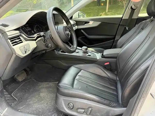 Audi A4L 2018