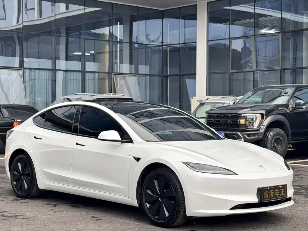 Tesla Model 3 2025 — фото 2
