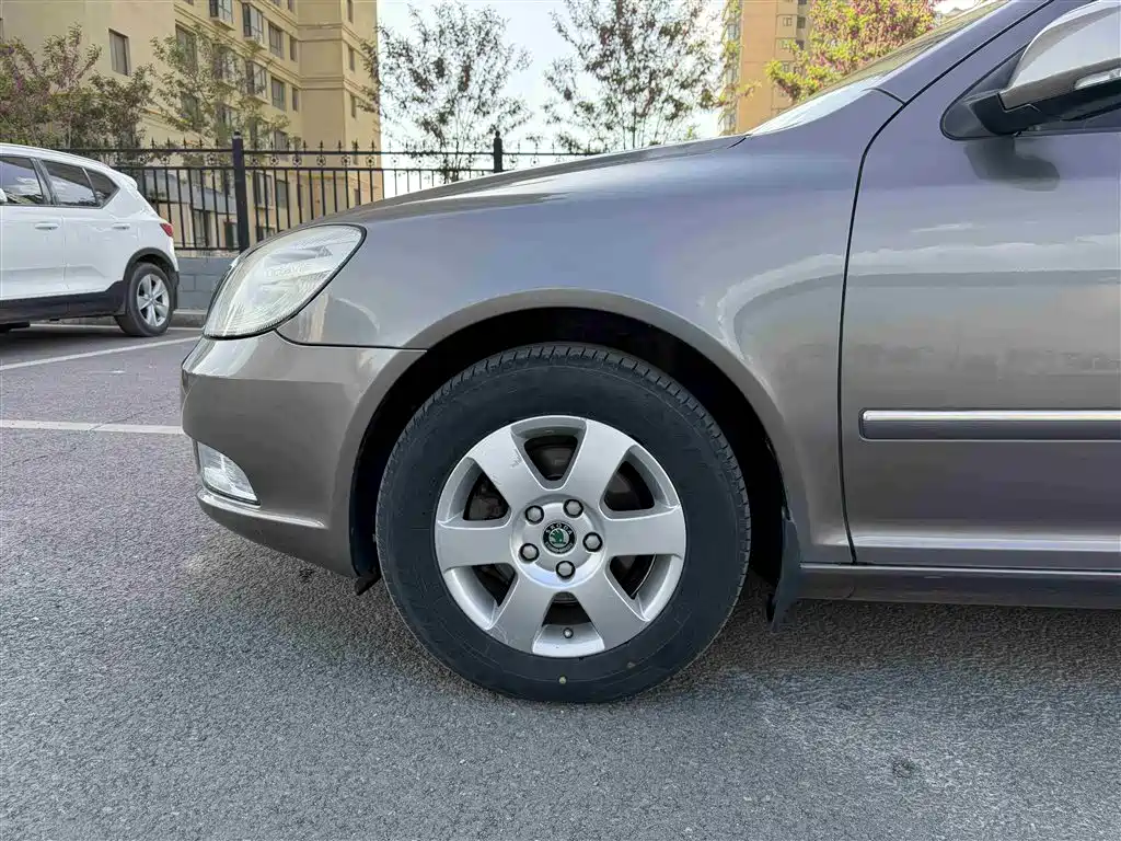 Skoda Octavia 2013 — фото 13