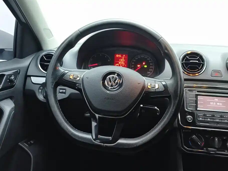 Volkswagen Jetta 2019 — фото 15