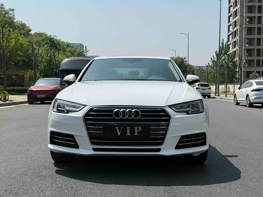 Audi A4L 2018