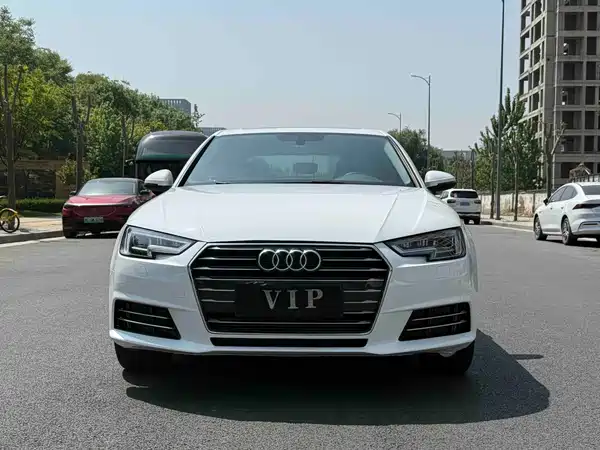 Audi A4L 2018