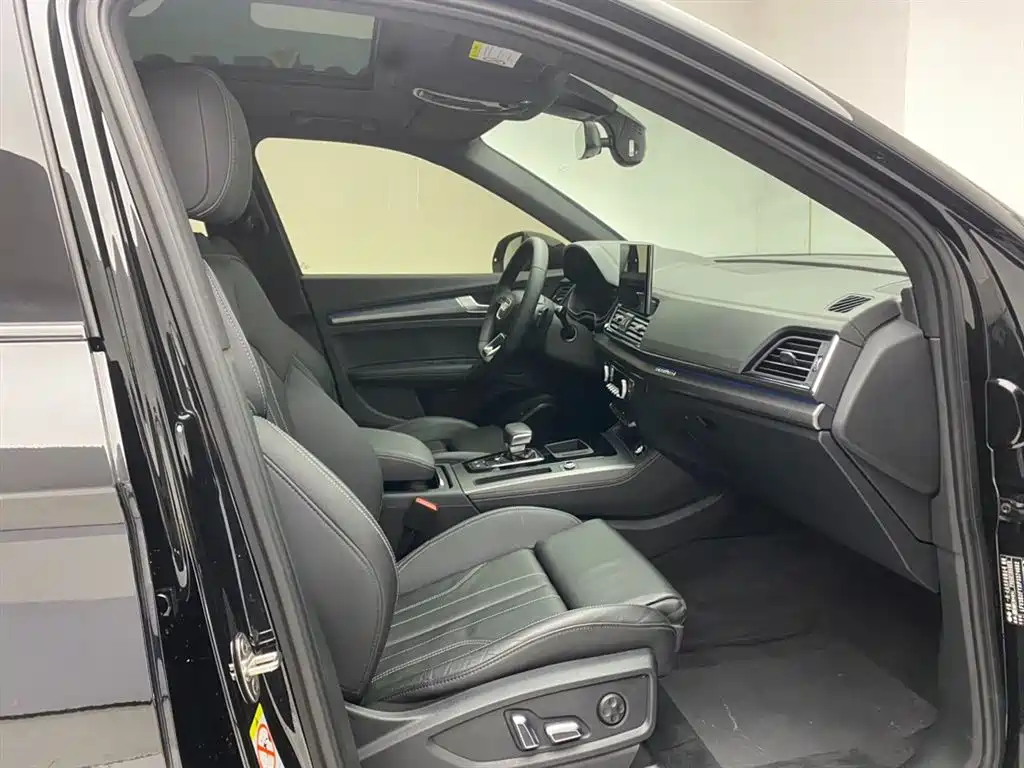 Audi Q5L 2023 — фото 18