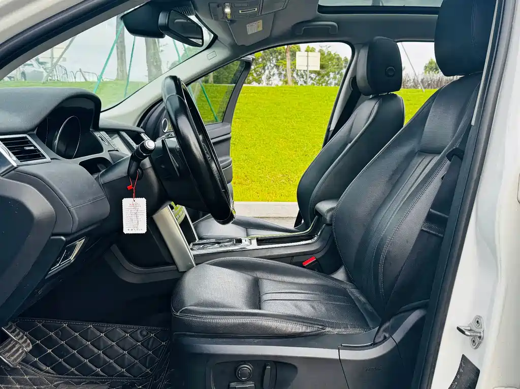 Land Rover Discovery Sport 2018 — фото 12