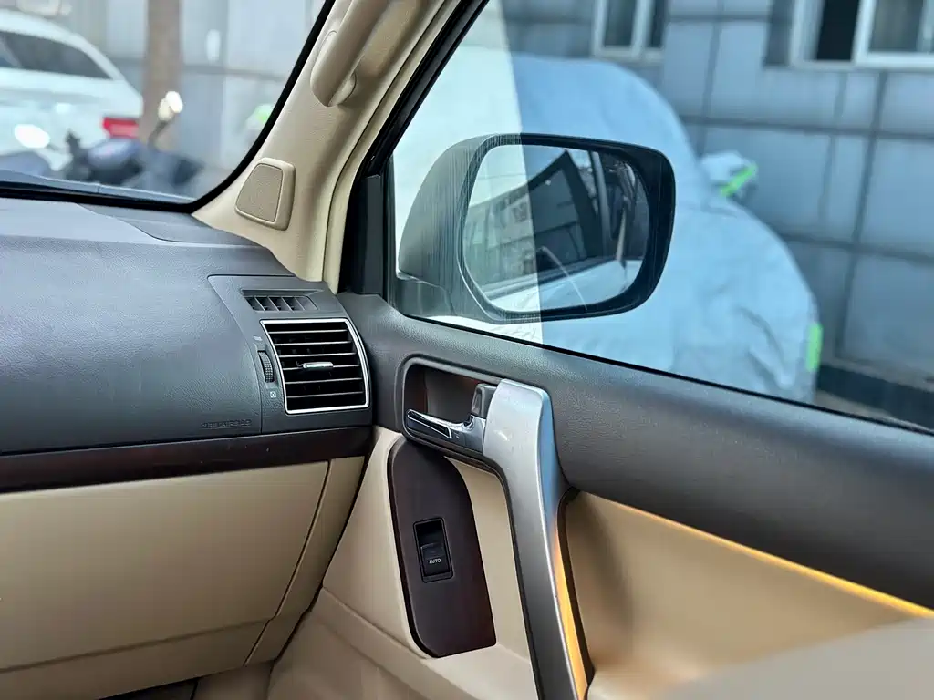 Toyota Prado 2015 — фото 37